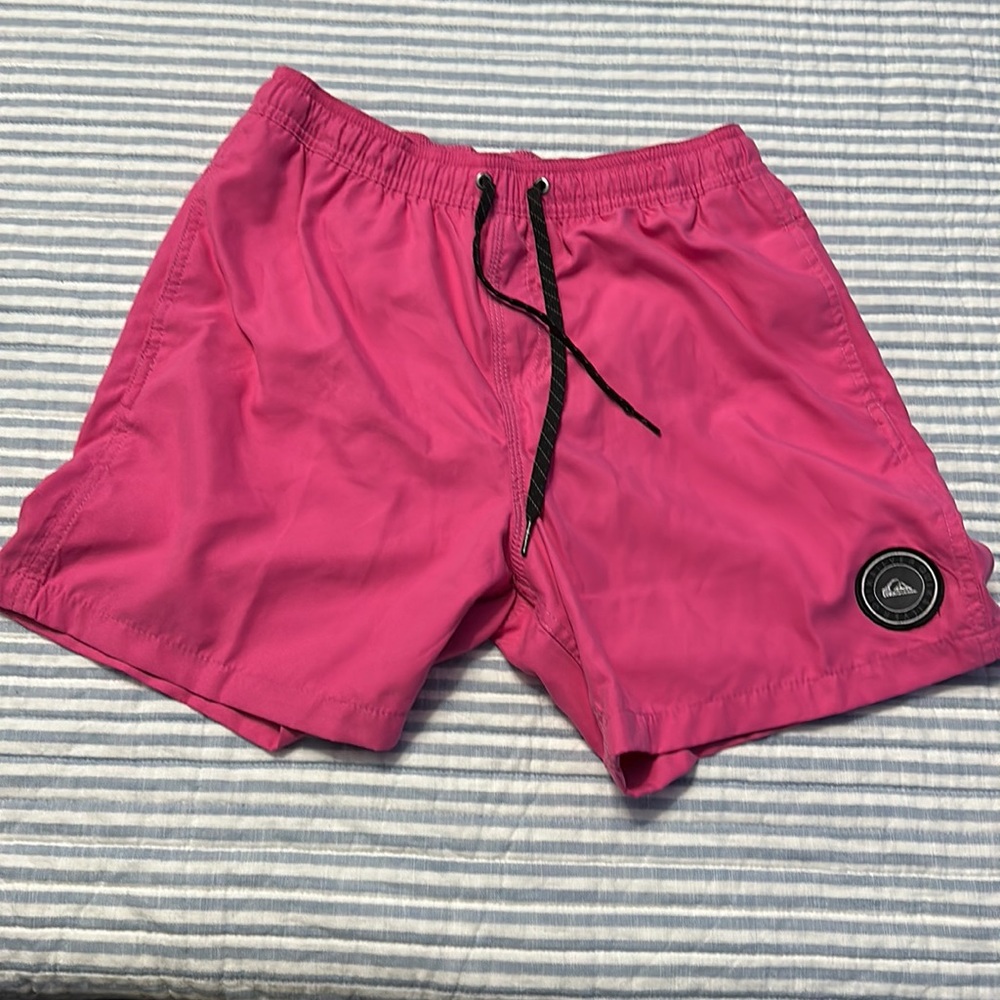 Quiksilver Men’s 17” Volley/Swim Shorts Small Pink